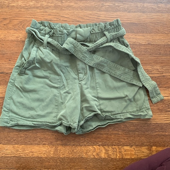 Banana Republic Pants - Banana Republic Green Women's Shorts